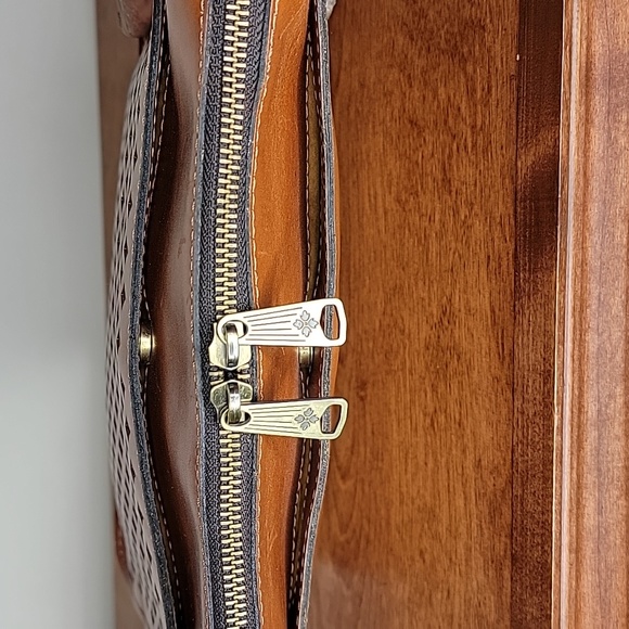 Patricia Nash Perforated Vallata Leather Crossbody Bag Sun Yellow - Picture 4 of 9